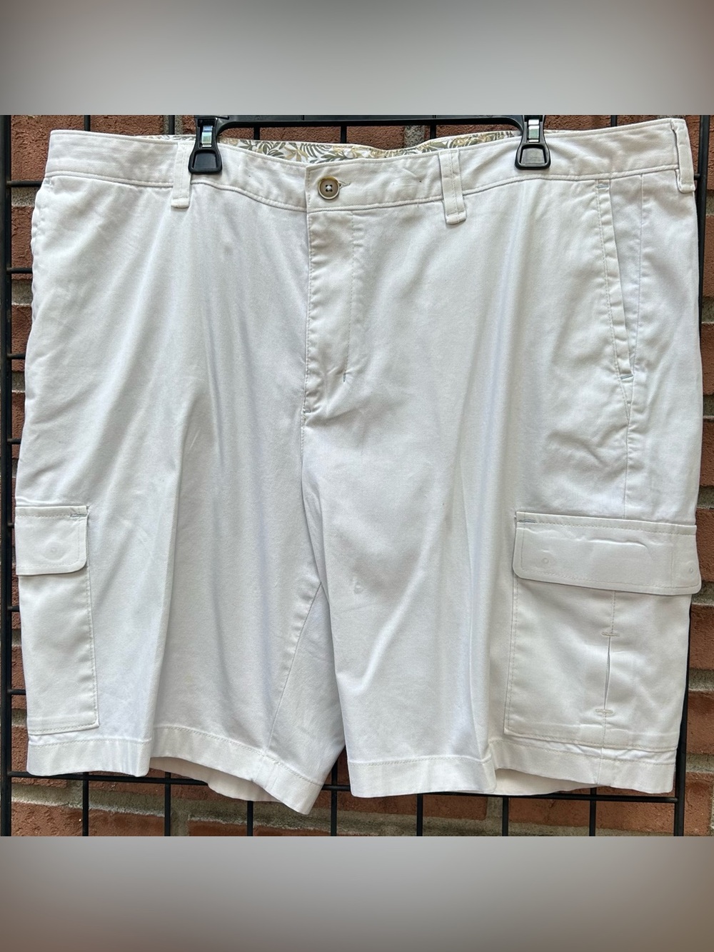 Tommy Bahama White Cargo Shorts with Side Pocket